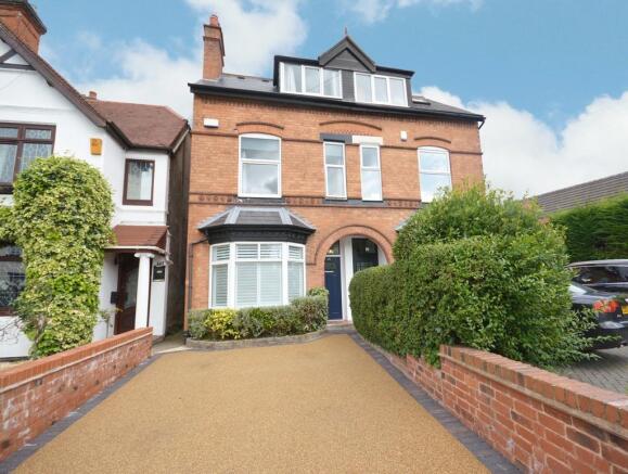 4 Bedroom Semi Detached House For Sale In School Road Shirley B90