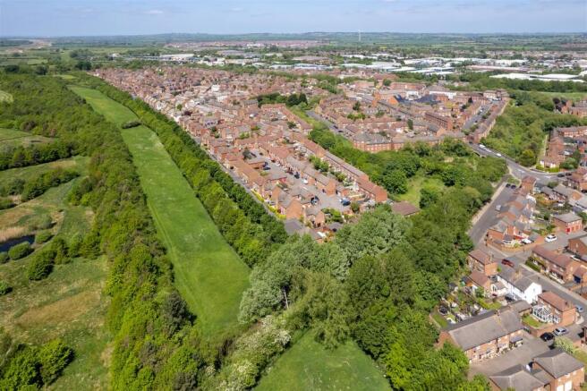 Fairford Leys Main Area Photo.jpg