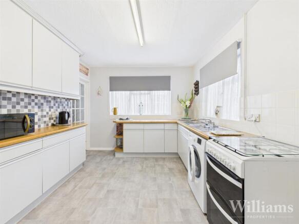 CAM04950G0-PR0125-STILL008 - Copy.jpg