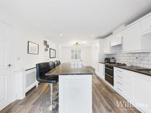 Kitchen/ Dining Room