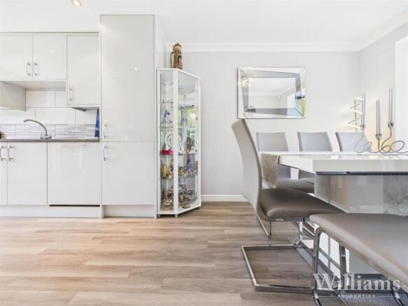 CAM04950G0-PR0124-STILL009 - Copy - Copy.jpg