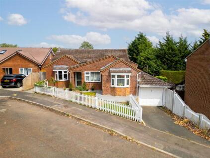 Rembrandt End, Aylesbury, HP19