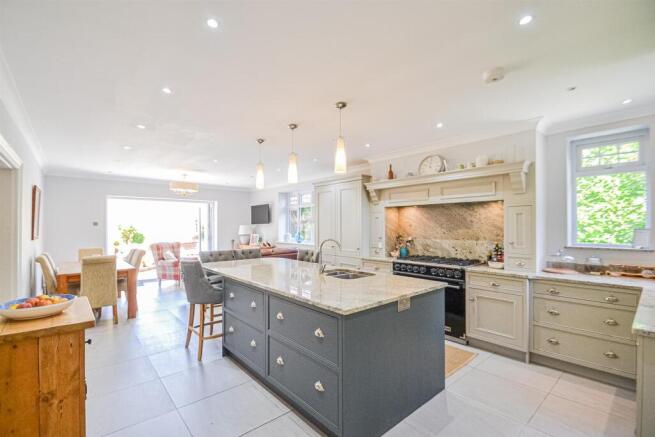 Dining Kitchen & Family Room