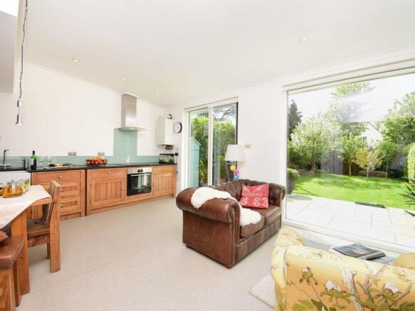 KITCHEN/LOUNGE/DINING ROOM