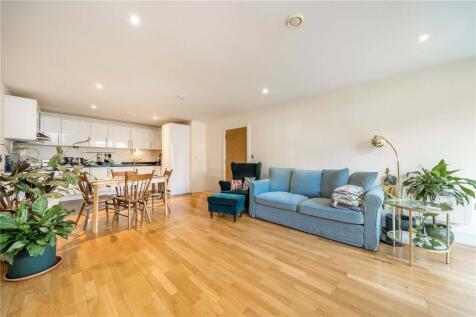 71E Drayton Park, London, N5