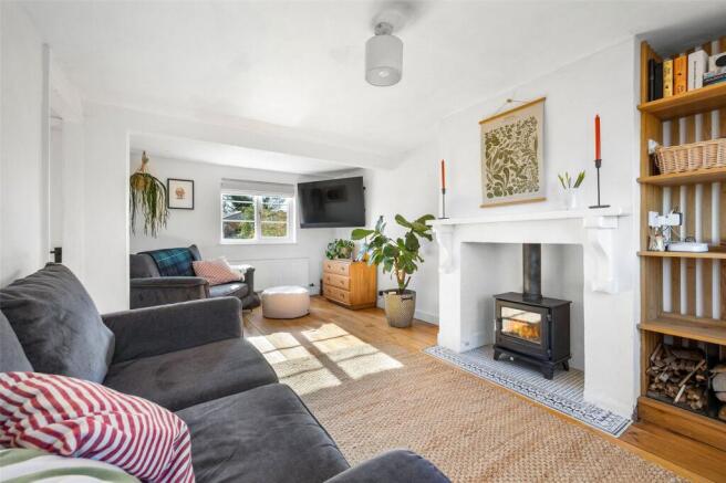 2 Reception Rooms