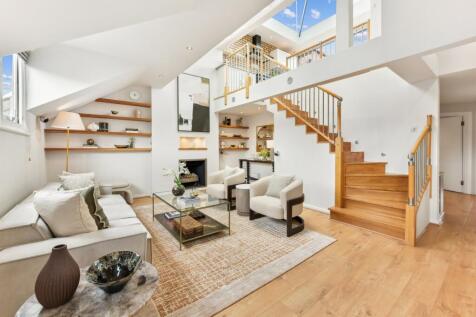 Roland Gardens, 
South Kensington, SW7