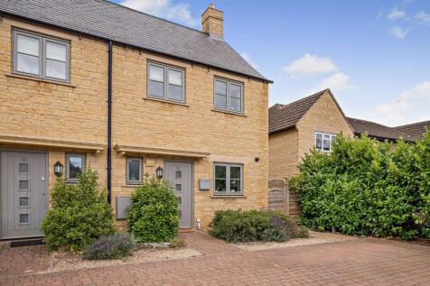 Nettlestead Court, Burford Road, Lechlade, Gloucestershire, GL7