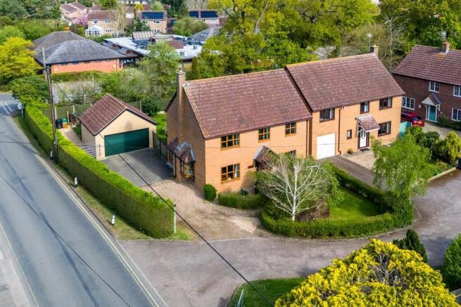 1440px1 Oaklands-...