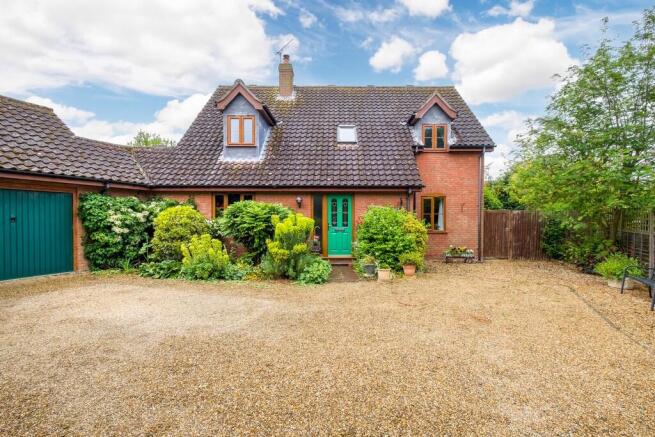 1440px-Hedgehogs-...