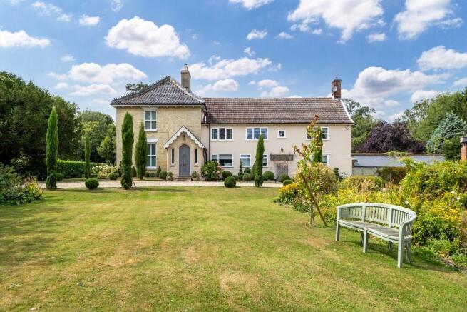 1440px-Elm Farm H...