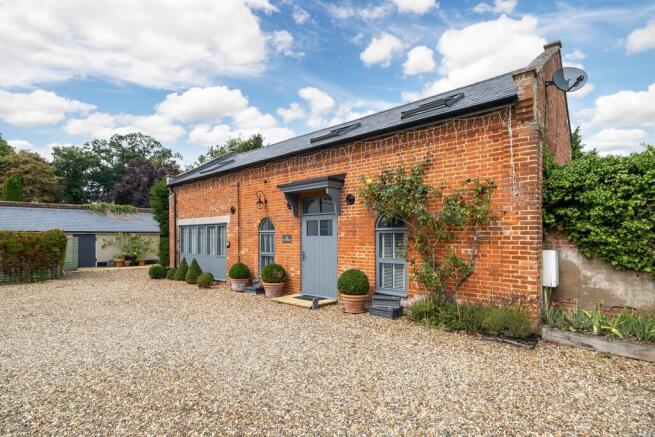 1440px-Elm Farm H...