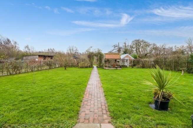 1440px-Dairy Mead...