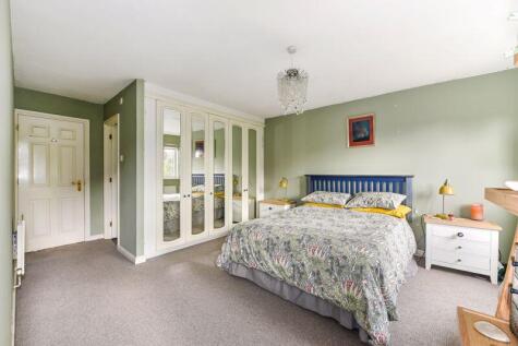 Kingfisher Drive, Westbourne