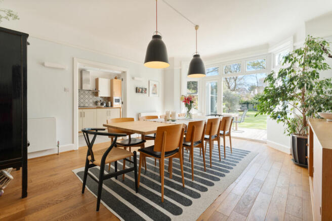 Dining To Garden