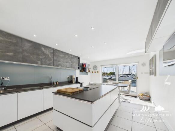 CAM03915G0-PR0019...