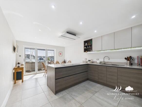 CAM03915G0-PR0013...