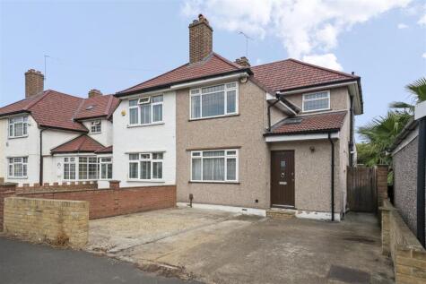 St. Leonards Gardens, Heston