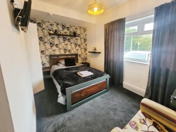 742668d9-Room 207 20Heathfield 20Rd.jpg