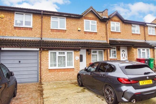 101 lowestoft drive front.JPG