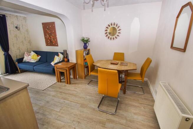 7 hinton road kitchen 2.JPG