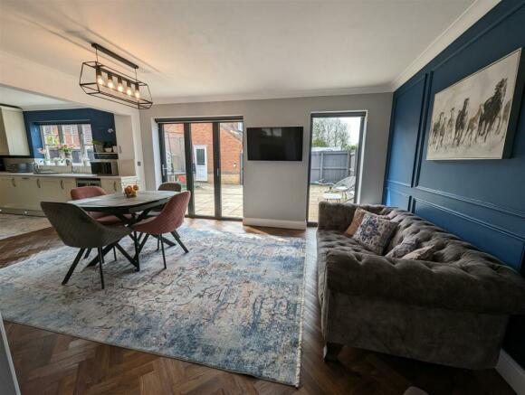 Kitchen/Dining Area