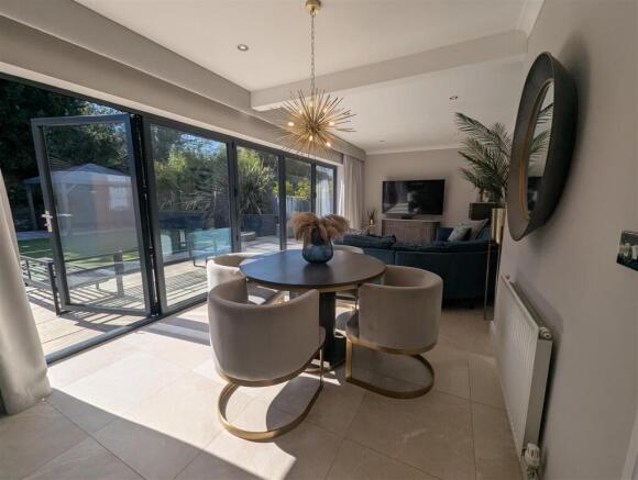 Dining/Sitting Area