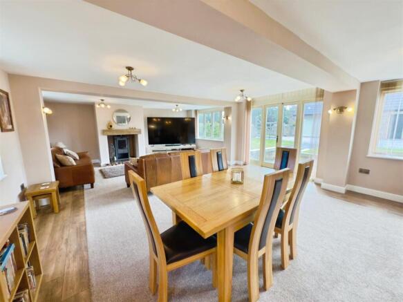 Main Lounge/Dining Room