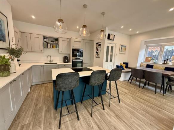 Kitchen/Breakfast Room