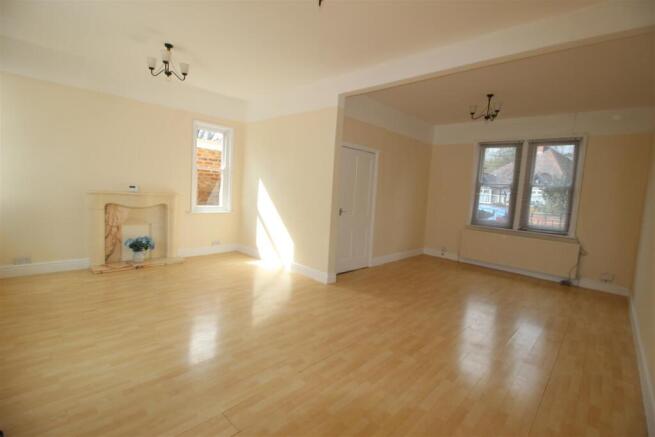 Lounge/Dining Room
