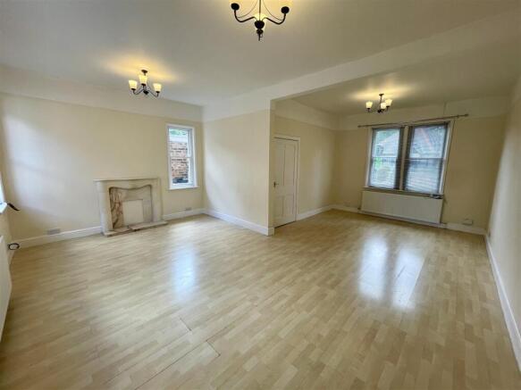 Lounge/Dining Room