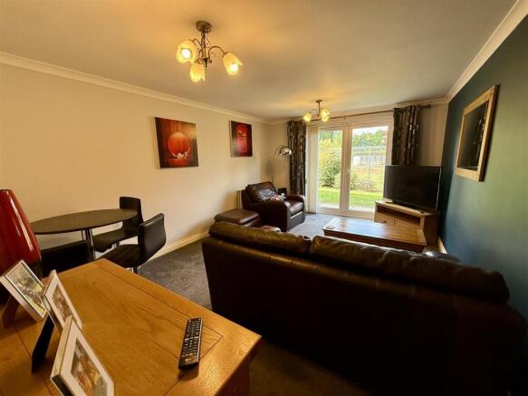 Lounge/Dining Room