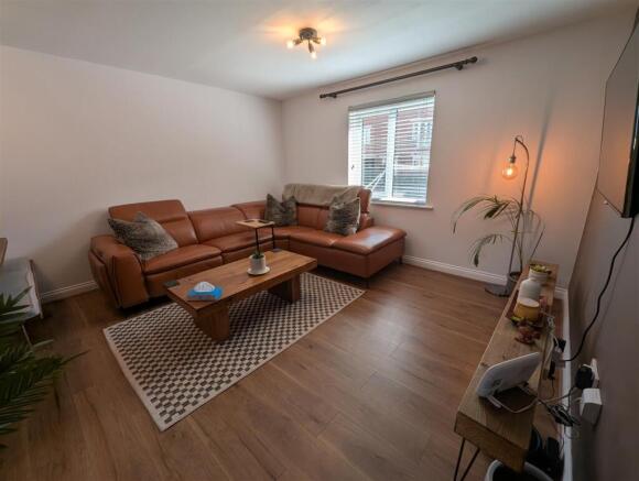 Lounge/Dining Room
