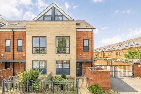 South Oak Road, Streatham