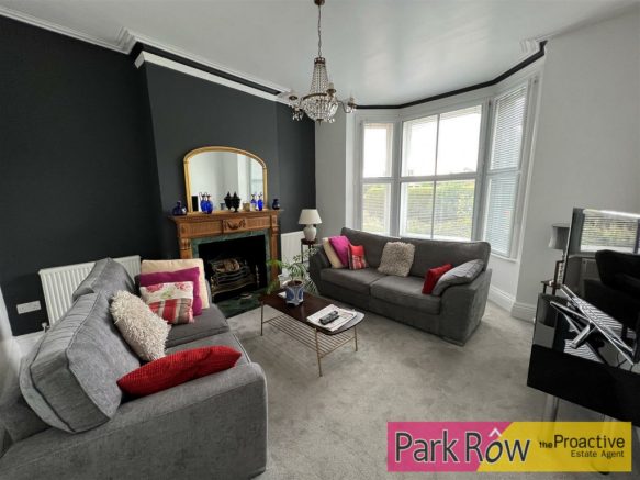 COMMUNAL LOUNGE