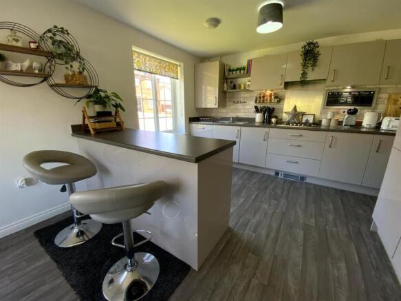 Kitchen/Dining Room