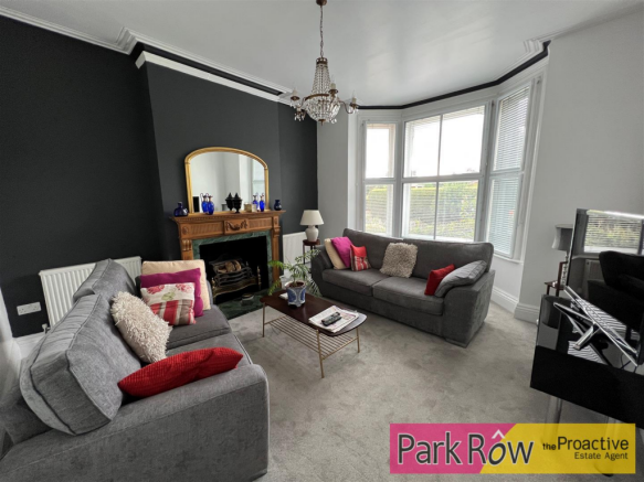 COMMUNAL LOUNGE