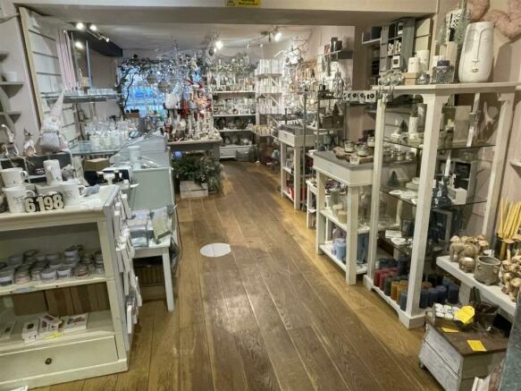 Cotswold Candlemakers - Main showroom.JPG
