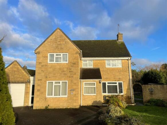 7 Gorse Close front.jpg