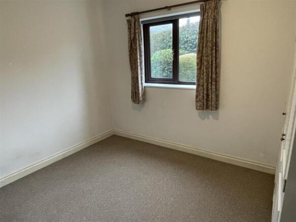 Bedroom 1.JPG