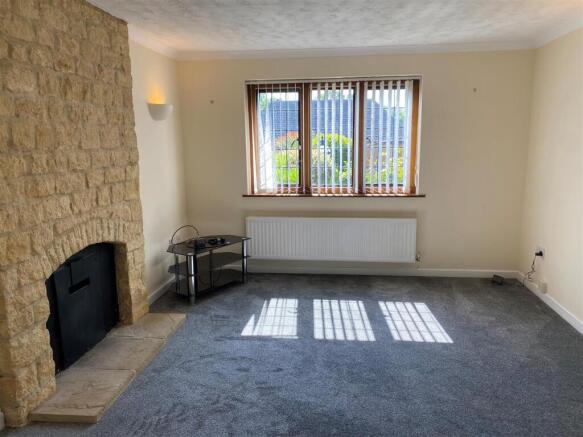 Living Room 2.jpg