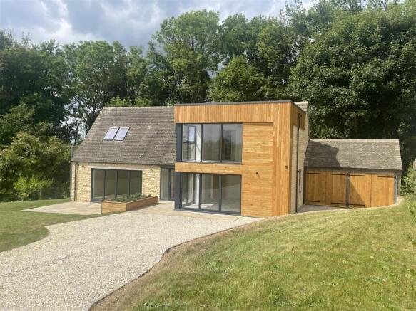 Wyck Hill Court Barn MAIN SHOT.JPG