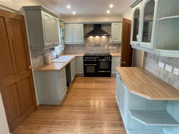 Kitchen.JPG