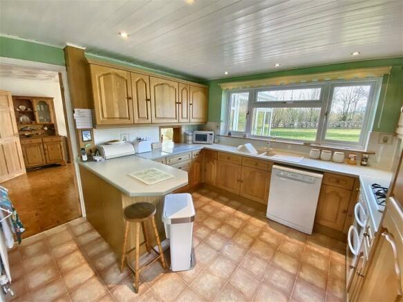 4 bedroom detached house for sale in Lordsfield Gardens, Overton ...