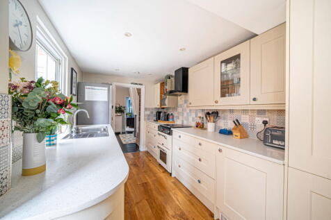 Red Lion Lane, Overton, Basingstoke, RG25 3HH