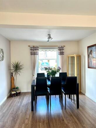 DINING AREA.jpg