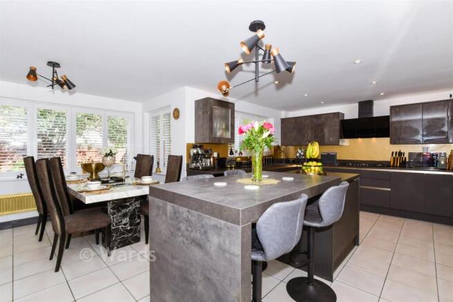 Kitchen/Breakfast Room