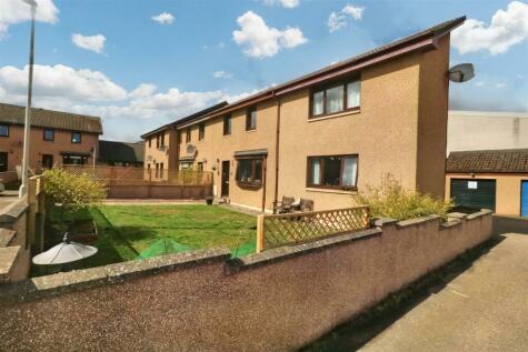 Elgin - 4 bedroom end of terrace house for sale