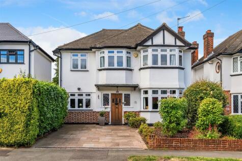 Carleton Avenue, Wallington