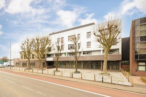 Staines Road West, Sunbury